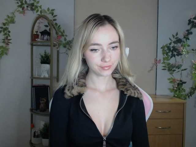 LuciaGlow live cam on BongaCams