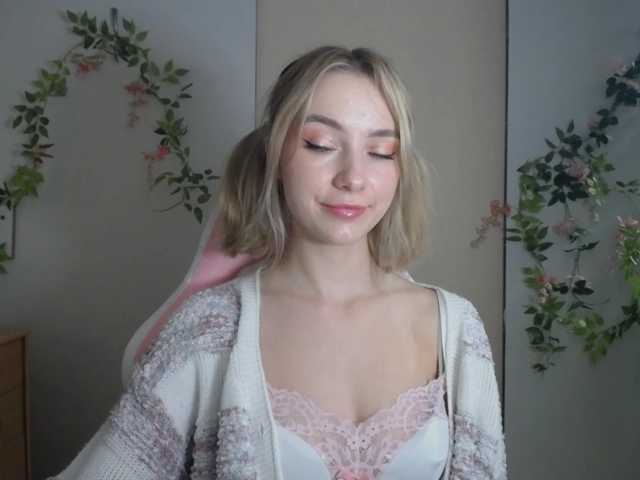 LuciaGlow live cam on BongaCams