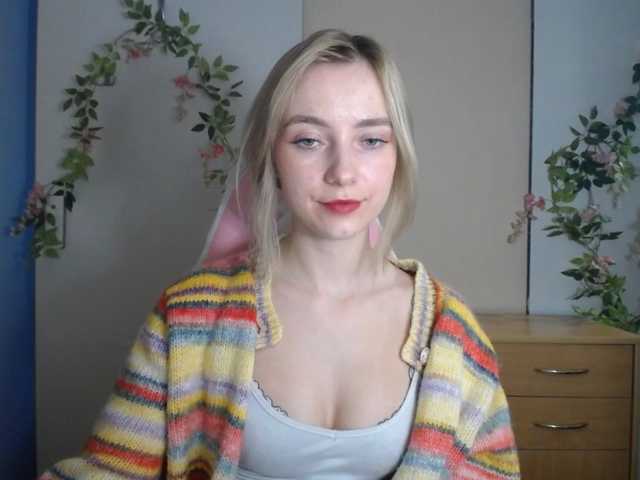 LuciaGlow live cam on BongaCams