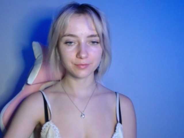 LuciaGlow live cam on BongaCams