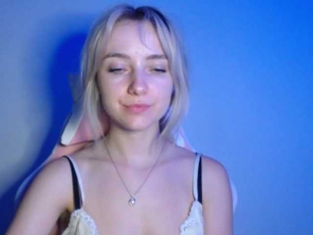 LuciaGlow live cam on BongaCams