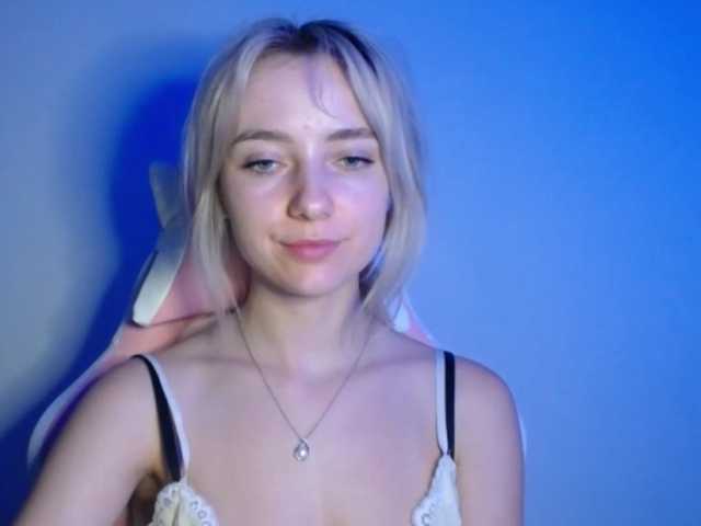 LuciaGlow live cam on BongaCams