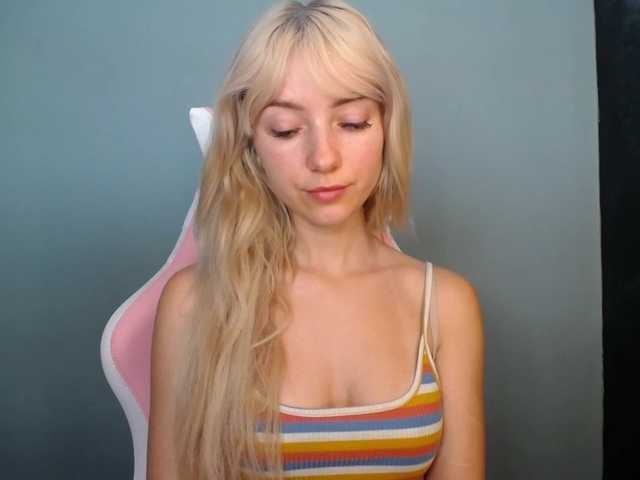 LuciaGlow live cam on BongaCams