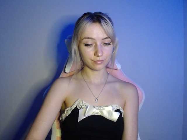 LuciaGlow live cam on BongaCams