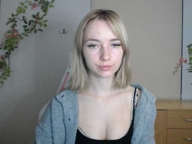 LuciaGlow live cam on BongaCams