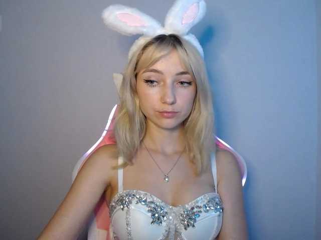 LuciaGlow live cam on BongaCams
