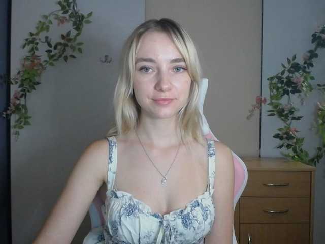 LuciaGlow live cam on BongaCams