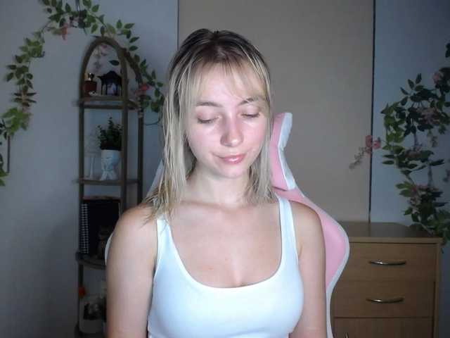LuciaGlow live cam on BongaCams