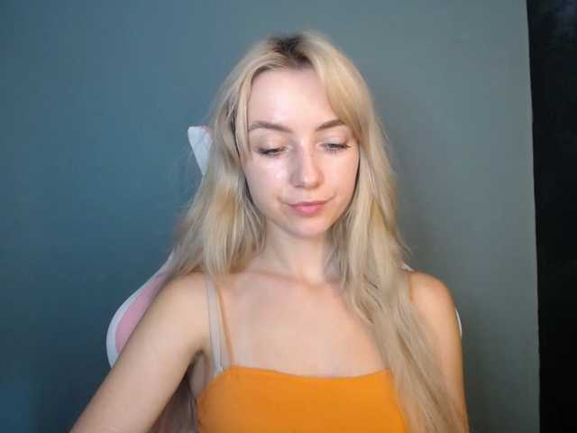 LuciaGlow live cam on BongaCams