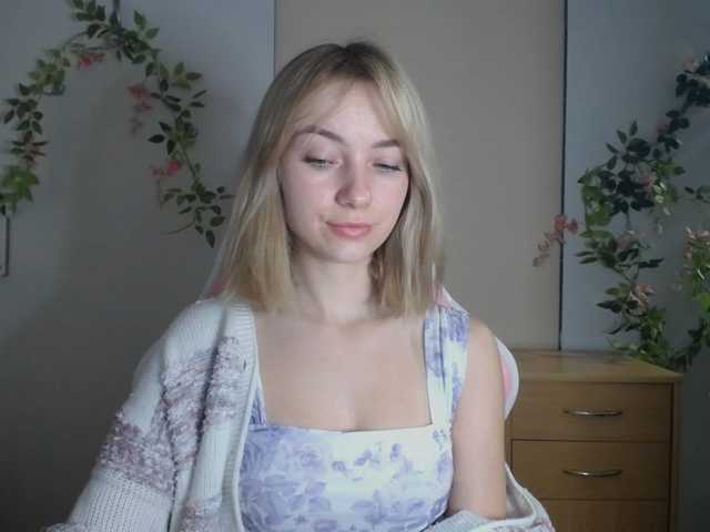 LuciaGlow live cam on BongaCams
