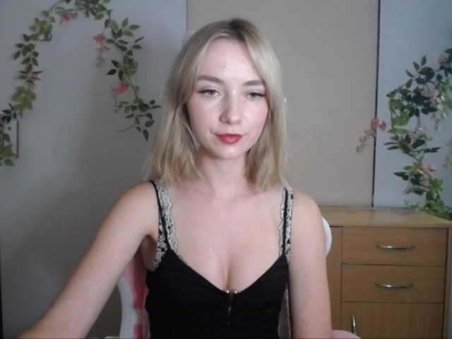 LuciaGlow live cam on BongaCams