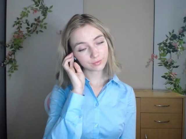 LuciaGlow live cam on BongaCams