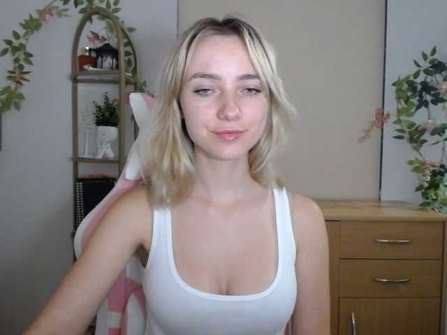 LuciaGlow live cam on BongaCams