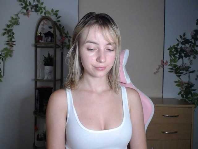LuciaGlow live cam on BongaCams