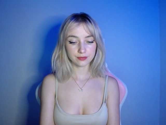 LuciaGlow live cam on BongaCams