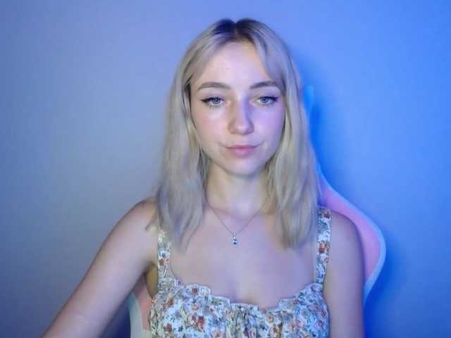 LuciaGlow live cam on BongaCams