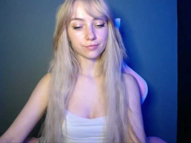 LuciaGlow Live Cam on BongaCams