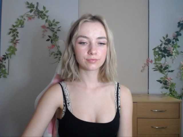 LuciaGlow live cam on BongaCams