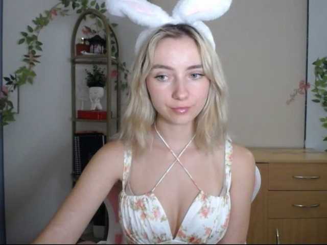 LuciaGlow live cam on BongaCams