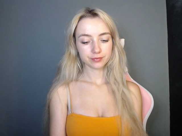 LuciaGlow live cam on BongaCams