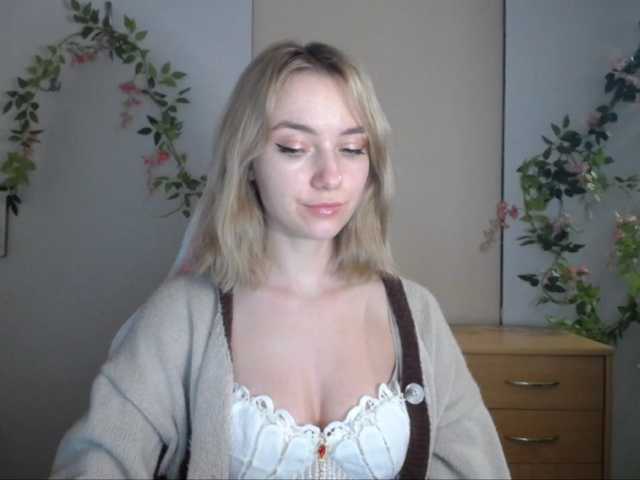 LuciaGlow live cam on BongaCams