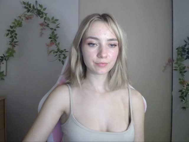 LuciaGlow live cam on BongaCams