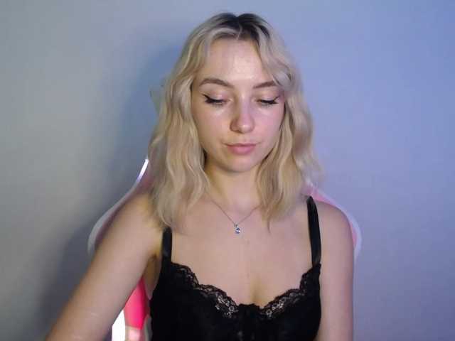 LuciaGlow live cam on BongaCams