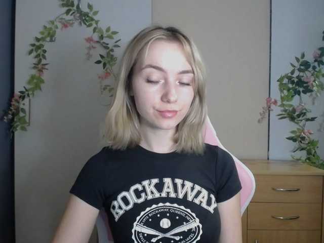 LuciaGlow live cam on BongaCams