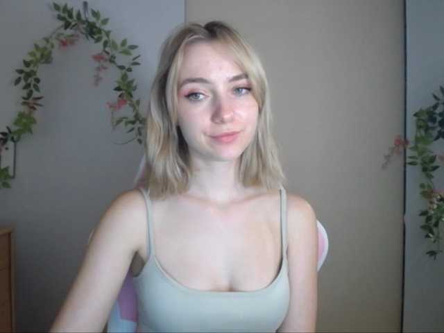LuciaGlow live cam on BongaCams