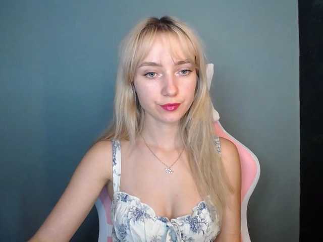 LuciaGlow live cam on BongaCams