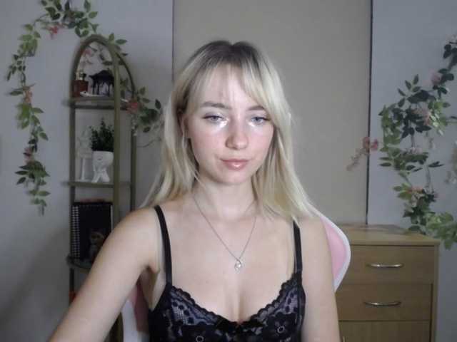 LuciaGlow live cam on BongaCams