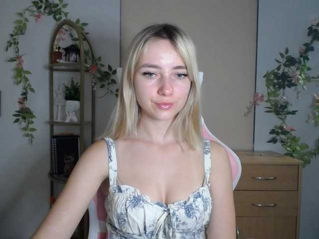LuciaGlow live cam on BongaCams