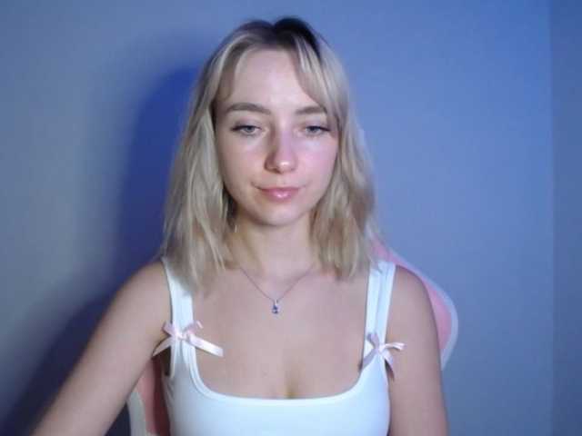 LuciaGlow live webcam show
