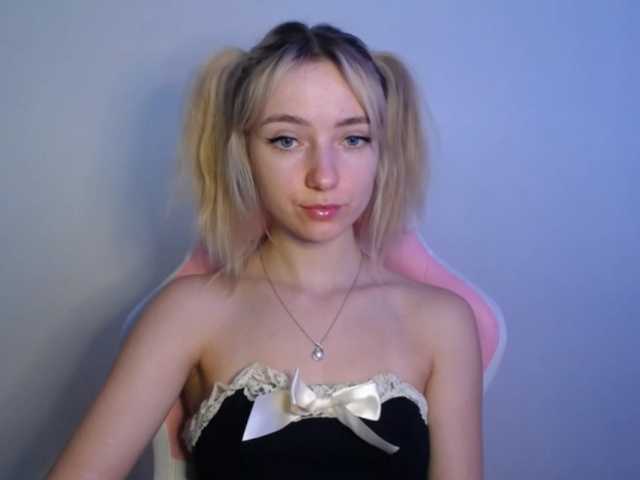 LuciaGlow live cam on BongaCams