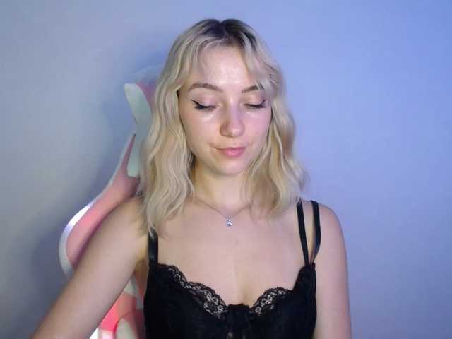 LuciaGlow live cam on BongaCams