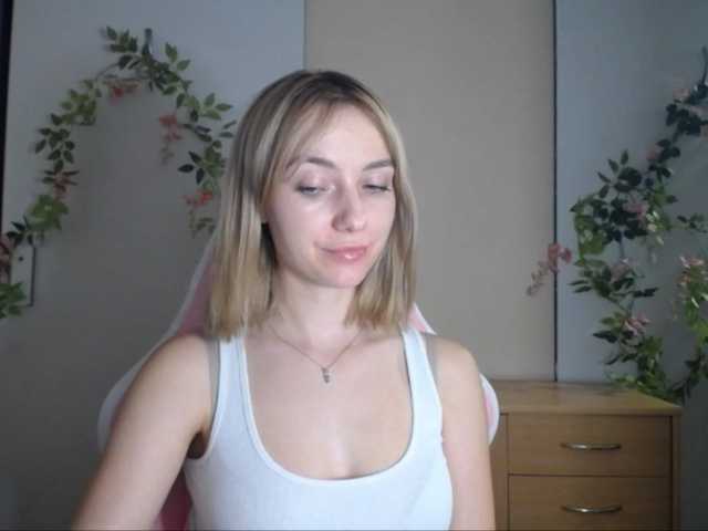 LuciaGlow live cam on BongaCams