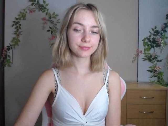 LuciaGlow live cam on BongaCams