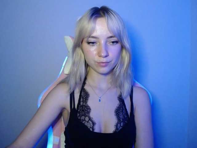 LuciaGlow live cam on BongaCams