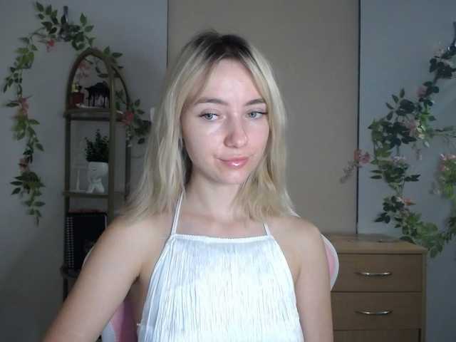 LuciaGlow live cam on BongaCams