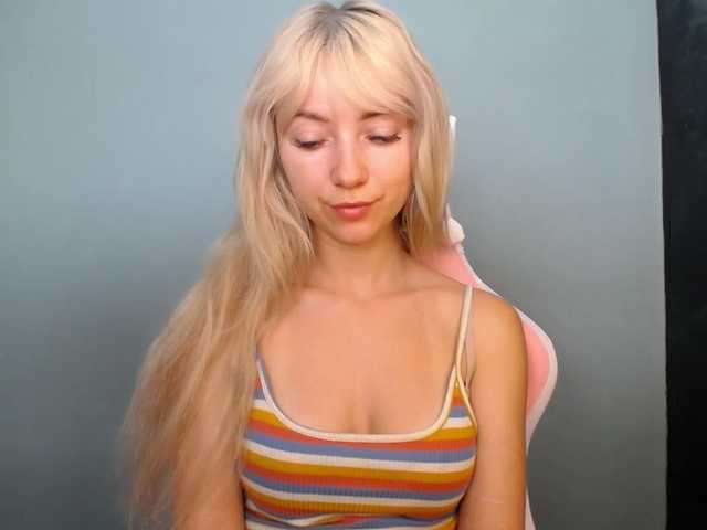 LuciaGlow live cam on BongaCams