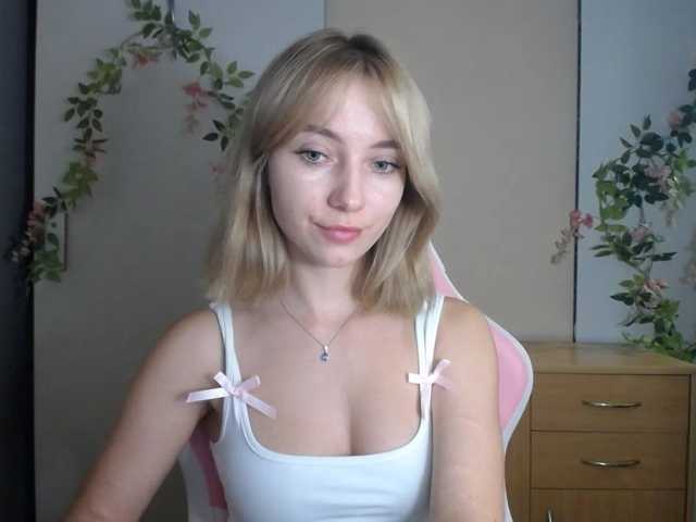 LuciaGlow live cam on BongaCams