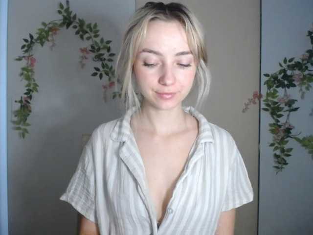 LuciaGlow live cam on BongaCams