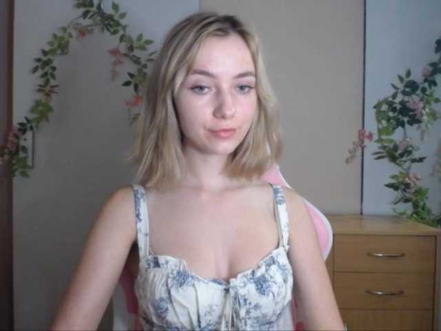 LuciaGlow live cam on BongaCams
