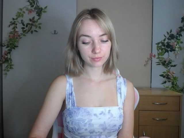 LuciaGlow live cam on BongaCams