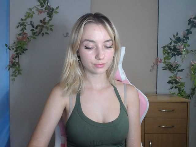 LuciaGlow live cam on BongaCams