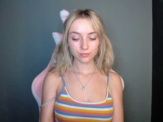 LuciaGlow Live Cam on BongaCams