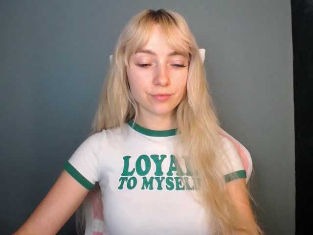 LuciaGlow live cam on BongaCams