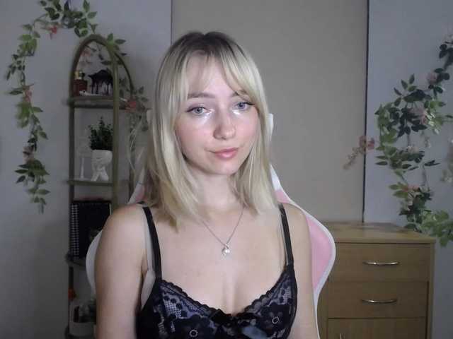LuciaGlow live cam on BongaCams
