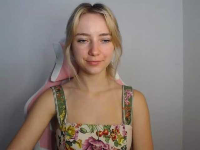 LuciaGlow live cam on BongaCams