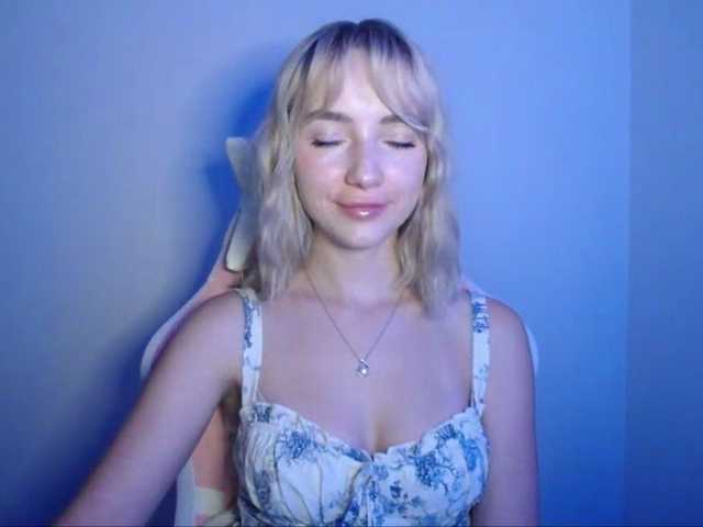 LuciaGlow live cam on BongaCams